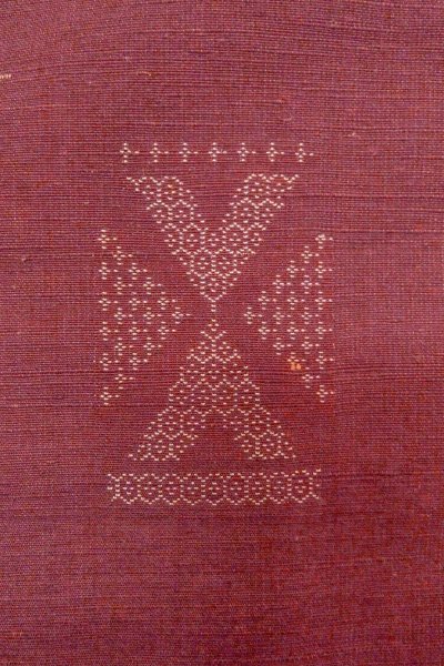 Photo6: O0711Q Used Japanese kimono  Pale Dark Red TSUMUGI pongee for women / Silk. Geometrical pattern   (Grade B) (6)