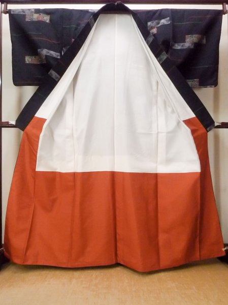 Photo2: O0711R Used Japanese kimono   Black TSUMUGI pongee for women / Silk. Flower,   (Grade B) (2)