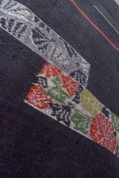 Photo9: O0711R Used Japanese kimono   Black TSUMUGI pongee for women / Silk. Flower,   (Grade B) (9)