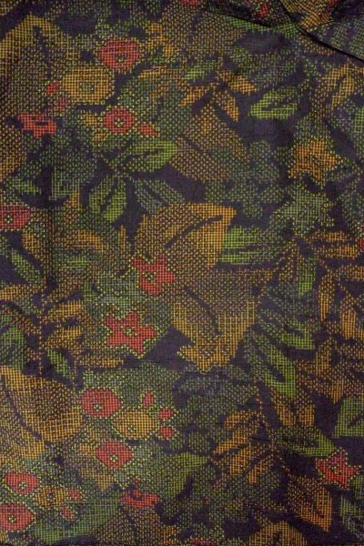 Photo3: O0711S Used Japanese kimono   Black TSUMUGI pongee for women / Silk. Flower, There is a hole.  (Grade D) (3)