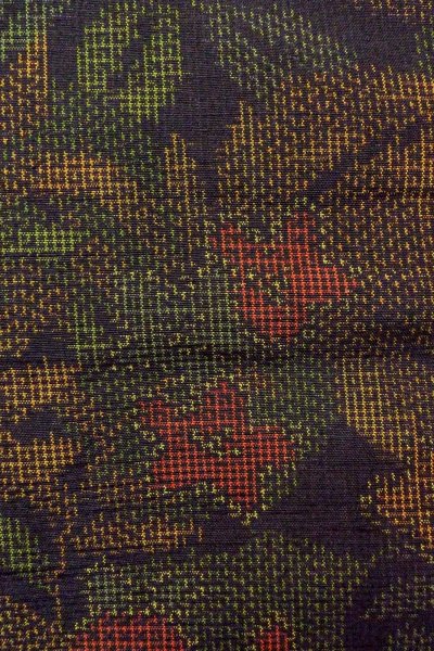 Photo6: O0711S Used Japanese kimono   Black TSUMUGI pongee for women / Silk. Flower, There is a hole.  (Grade D) (6)