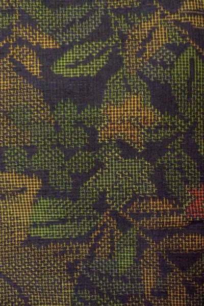 Photo7: O0711S Used Japanese kimono   Black TSUMUGI pongee for women / Silk. Flower, There is a hole.  (Grade D) (7)