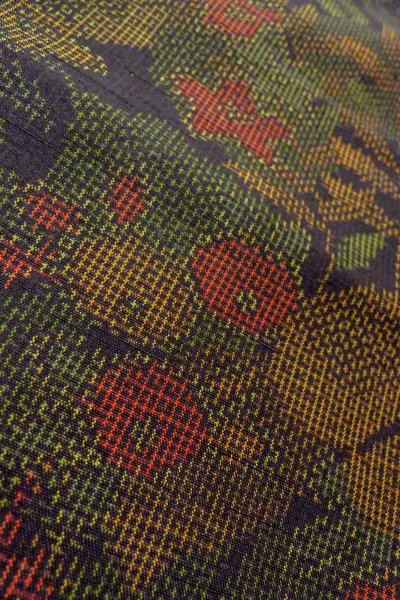 Photo9: O0711S Used Japanese kimono   Black TSUMUGI pongee for women / Silk. Flower, There is a hole.  (Grade D) (9)