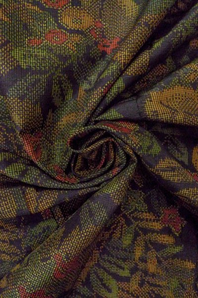 Photo12: O0711S Used Japanese kimono   Black TSUMUGI pongee for women / Silk. Flower, There is a hole.  (Grade D) (12)