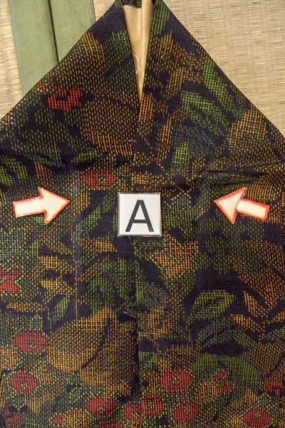 Photo14: O0711S Used Japanese kimono   Black TSUMUGI pongee for women / Silk. Flower, There is a hole.  (Grade D) (14)