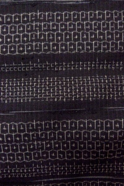 Photo6: O0711T Used Japanese kimono   Black TSUMUGI pongee for women / Silk. Tortoise-shell pattern(Hexagonal pattern),   (Grade A) (6)
