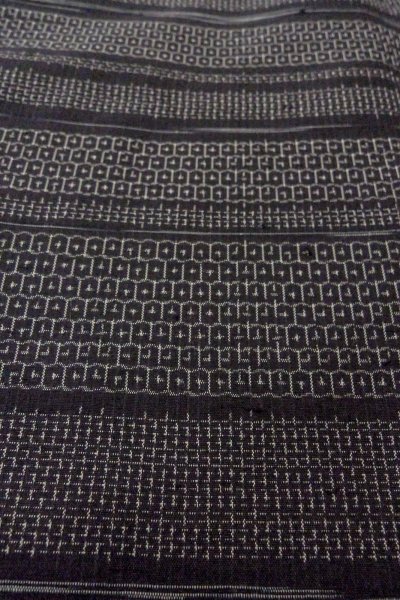Photo10: O0711T Used Japanese kimono   Black TSUMUGI pongee for women / Silk. Tortoise-shell pattern(Hexagonal pattern),   (Grade A) (10)