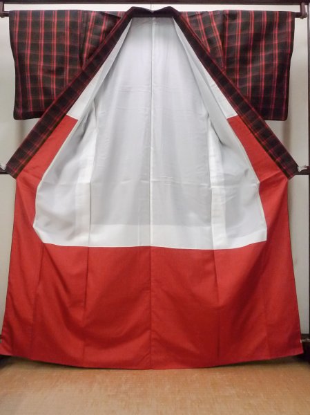 Photo2: O0711V Vintage Japanese kimono   Black OSHIMA-TSUMUGI for women / Silk. Plaid Checks,   (Grade A) (2)