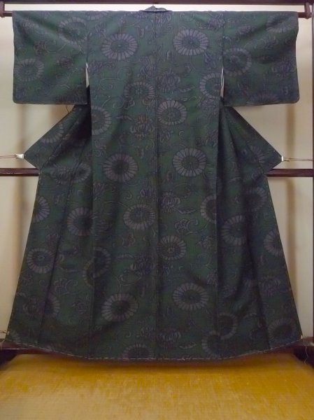 Photo1: O0711W Vintage Japanese kimono  Dark Green TSUMUGI pongee for women / Silk. Chinese flower,   (Grade A) (1)