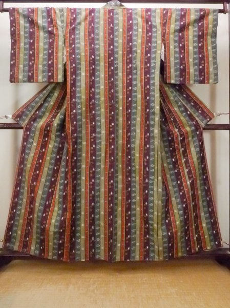 Photo1: O0711X Used Japanese kimono  Dark Multi Color TSUMUGI pongee for women / Silk. Bird,   (Grade B) (1)