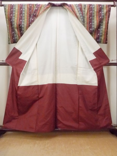 Photo2: O0711X Used Japanese kimono  Dark Multi Color TSUMUGI pongee for women / Silk. Bird,   (Grade B) (2)