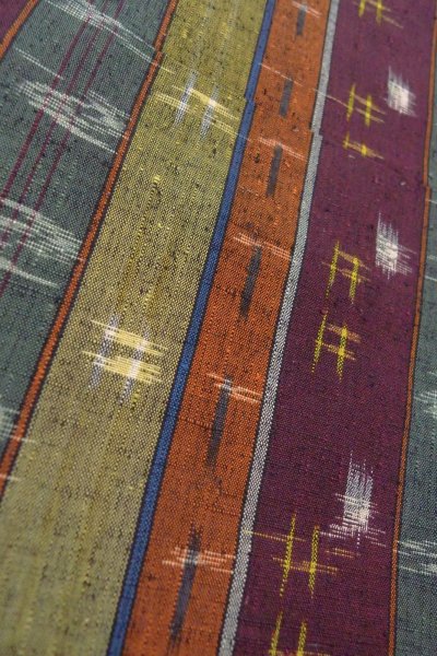Photo9: O0711X Used Japanese kimono  Dark Multi Color TSUMUGI pongee for women / Silk. Bird,   (Grade B) (9)