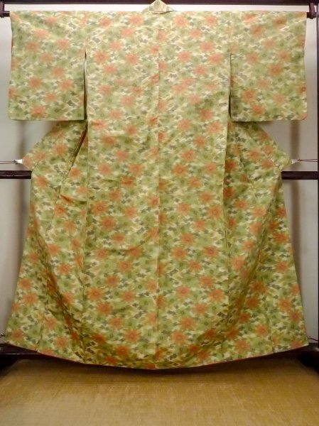 Photo1: O0711Y Used Japanese kimono  Pale Off White TOKAMACHI-TSUMUGI for women / Silk. Flower   (Grade A) (1)
