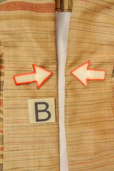 Photo12: O0712A Vintage Japanese kimono   Beige TSUMUGI pongee for women / Silk. Line More damages.  (Grade D) (12)