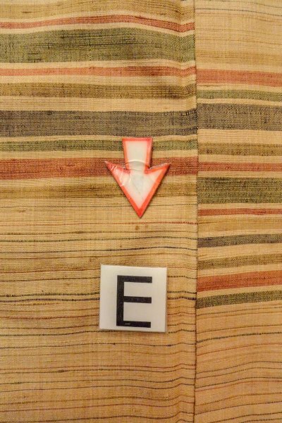 Photo15: O0712A Vintage Japanese kimono   Beige TSUMUGI pongee for women / Silk. Line More damages.  (Grade D) (15)