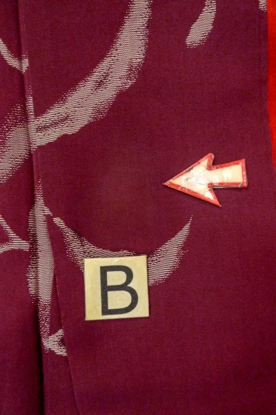 Photo15: O0712B Antique Japanese kimono  Dark Dark Red ORI woven for women / Silk. Flower   (Grade C) (15)