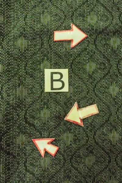 Photo10: O0718A Vintage Japanese kimono  Dark Green TSUMUGI pongee for women / Silk. Curved lines,   (Grade B) (10)