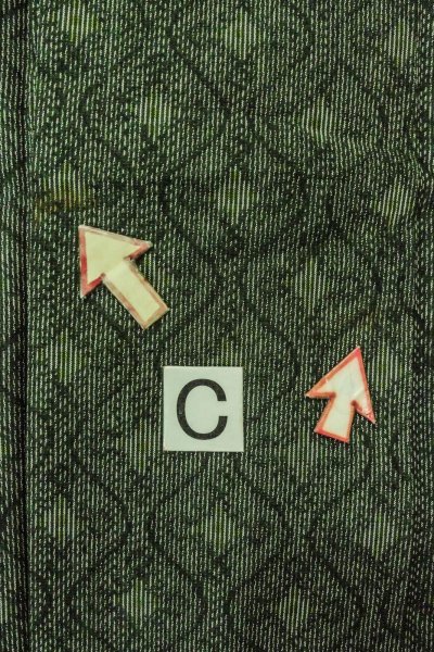 Photo11: O0718A Vintage Japanese kimono  Dark Green TSUMUGI pongee for women / Silk. Curved lines,   (Grade B) (11)