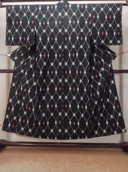 Photo1: O0718F Vintage Japanese kimono   Black ORI woven for women / Silk. Lozenges   (Grade B) (1)