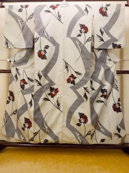 Photo1: O0718H Vintage Japanese kimono   Gray ORI woven for women / Silk. Flower, More damages  (Grade D) (1)