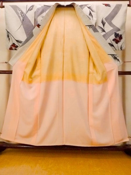 Photo2: O0718H Vintage Japanese kimono   Gray ORI woven for women / Silk. Flower, More damages  (Grade D) (2)