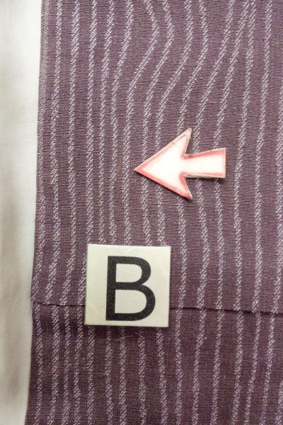 Photo14: O0718P Vintage Japanese kimono  Grayish Purple ORI woven for women / Silk. Wood grain pattern   (Grade B) (14)