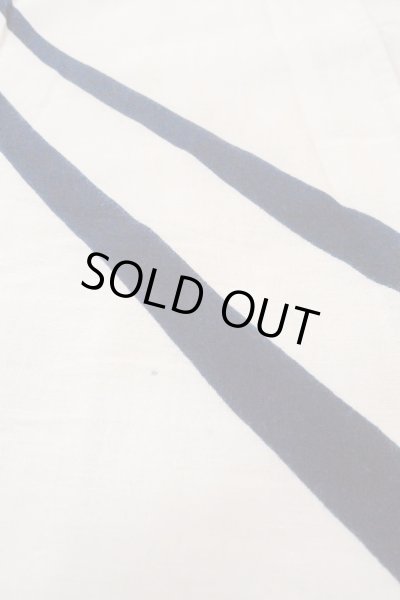 Photo8: O0718U Vintage Japanese kimono   White YUKATA summer(made in Japan) for women / Cotton. Line "Eba-pattern"  (Grade C) (8)