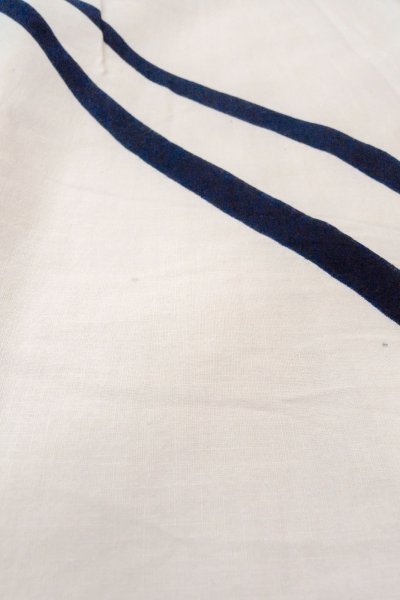 Photo9: O0718U Vintage Japanese kimono   White YUKATA summer(made in Japan) for women / Cotton. Line "Eba-pattern"  (Grade C) (9)