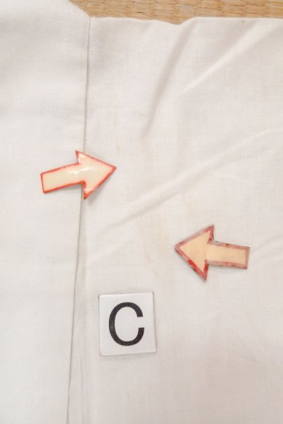 Photo16: O0718U Vintage Japanese kimono   White YUKATA summer(made in Japan) for women / Cotton. Line "Eba-pattern"  (Grade C) (16)