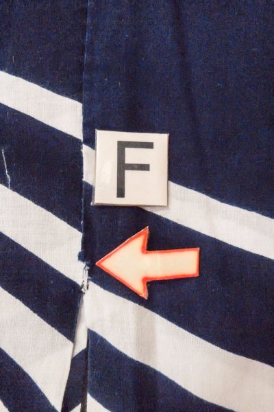 Photo19: O0718U Vintage Japanese kimono   White YUKATA summer(made in Japan) for women / Cotton. Line "Eba-pattern"  (Grade C) (19)