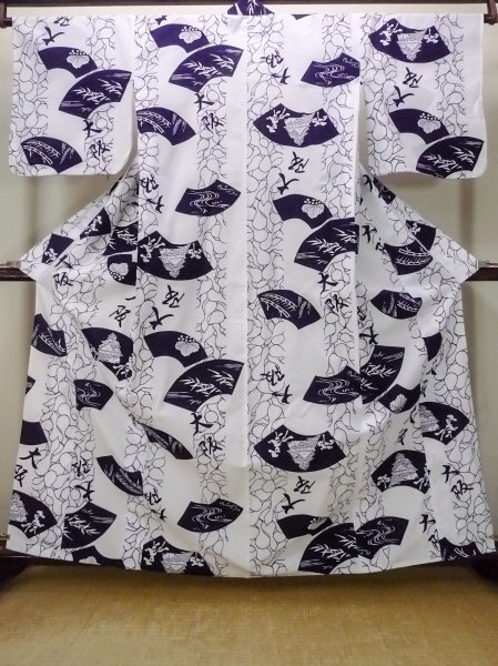 Photo1: O0718V Vintage Japanese kimono   White YUKATA summer(made in Japan) for women / Cotton. KIRI paulownia, Osaka castle motif  (Grade C) (1)
