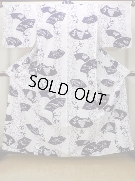 Photo2: O0718V Vintage Japanese kimono   White YUKATA summer(made in Japan) for women / Cotton. KIRI paulownia, Osaka castle motif  (Grade C) (2)