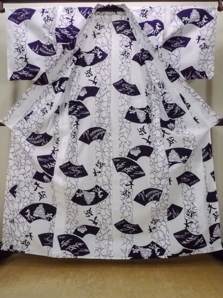 Photo2: O0718V Vintage Japanese kimono   White YUKATA summer(made in Japan) for women / Cotton. KIRI paulownia, Osaka castle motif  (Grade C) (2)