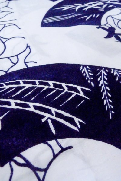 Photo10: O0718V Vintage Japanese kimono   White YUKATA summer(made in Japan) for women / Cotton. KIRI paulownia, Osaka castle motif  (Grade C) (10)