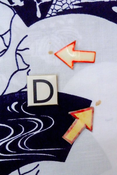 Photo17: O0718V Vintage Japanese kimono   White YUKATA summer(made in Japan) for women / Cotton. KIRI paulownia, Osaka castle motif  (Grade C) (17)