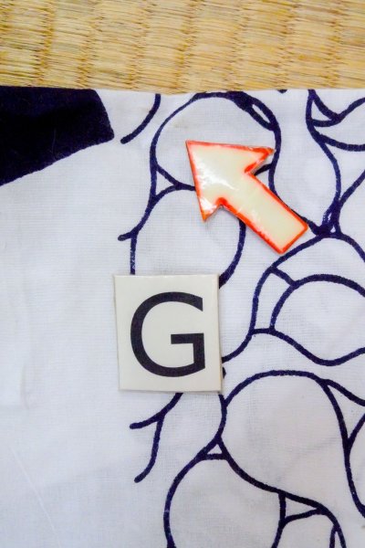 Photo20: O0718V Vintage Japanese kimono   White YUKATA summer(made in Japan) for women / Cotton. KIRI paulownia, Osaka castle motif  (Grade C) (20)