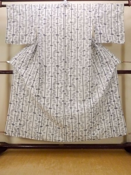 Photo1: O0718W Vintage Japanese kimono   White YUKATA summer(made in Japan) for women / Cotton. Camellia,   (Grade C) (1)