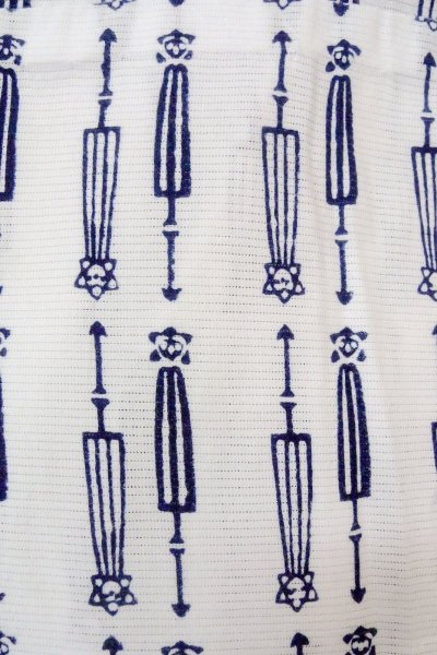 Photo6: O0718X Vintage Japanese kimono   White YUKATA summer(made in Japan) for women / Cotton. Abstract pattern Japanese traditional umbrella pattern.  (Grade C) (6)