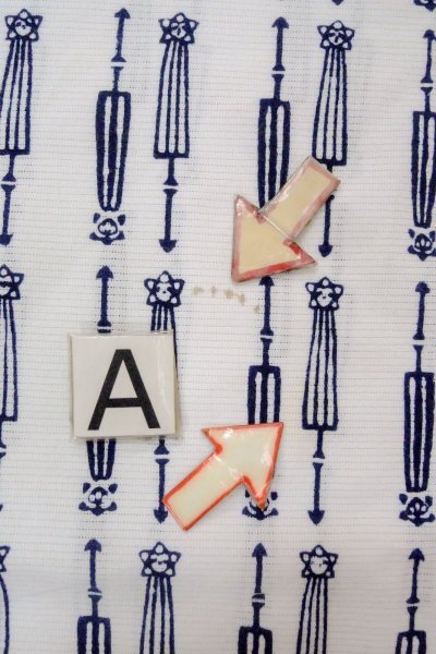 Photo14: O0718X Vintage Japanese kimono   White YUKATA summer(made in Japan) for women / Cotton. Abstract pattern Japanese traditional umbrella pattern.  (Grade C) (14)