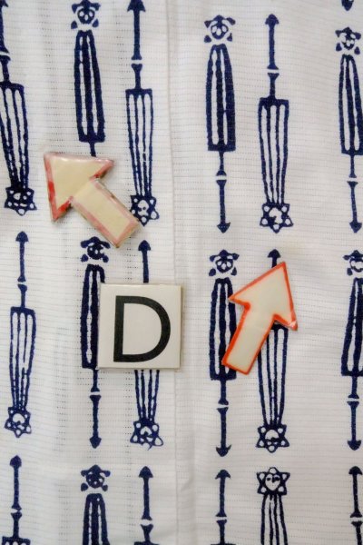 Photo17: O0718X Vintage Japanese kimono   White YUKATA summer(made in Japan) for women / Cotton. Abstract pattern Japanese traditional umbrella pattern.  (Grade C) (17)