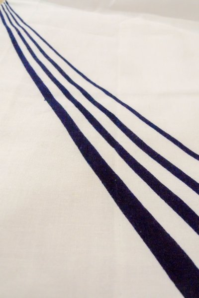 Photo9: O0718Z Vintage Japanese kimono   White YUKATA summer(made in Japan) for women / Cotton. Line, "Eba-pattern"  (Grade C) (9)