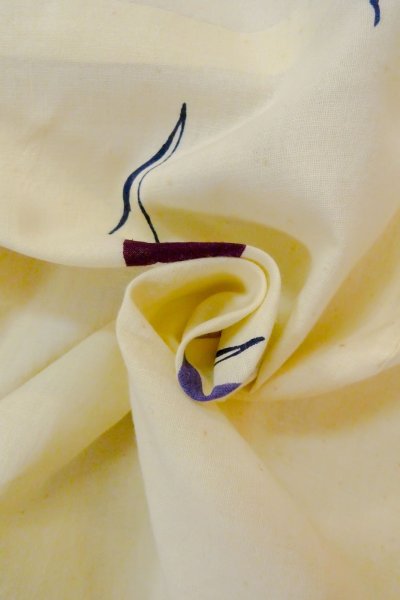 Photo11: O0719A Vintage Japanese kimono   Ivory Pour Dyed Yukata for women / Cotton. Flower   (Grade D) (11)