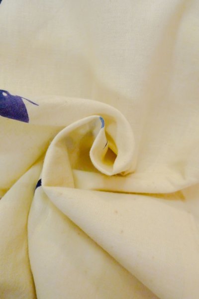 Photo12: O0719A Vintage Japanese kimono   Ivory Pour Dyed Yukata for women / Cotton. Flower   (Grade D) (12)