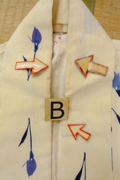 Photo15: O0719A Vintage Japanese kimono   Ivory Pour Dyed Yukata for women / Cotton. Flower   (Grade D) (15)