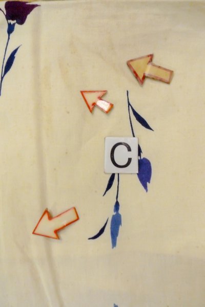 Photo16: O0719A Vintage Japanese kimono   Ivory Pour Dyed Yukata for women / Cotton. Flower   (Grade D) (16)