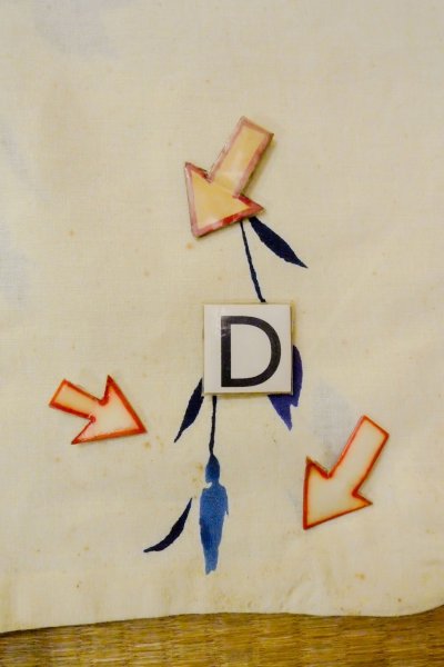 Photo17: O0719A Vintage Japanese kimono   Ivory Pour Dyed Yukata for women / Cotton. Flower   (Grade D) (17)