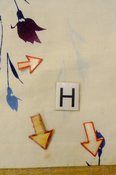 Photo21: O0719A Vintage Japanese kimono   Ivory Pour Dyed Yukata for women / Cotton. Flower   (Grade D) (21)