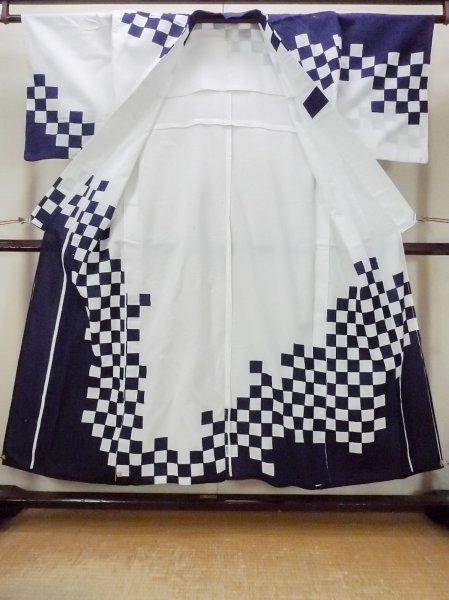 Photo2: O0719B Vintage Japanese kimono   White YUKATA summer(made in Japan) for women / Cotton. Quadrangle   (Grade C) (2)