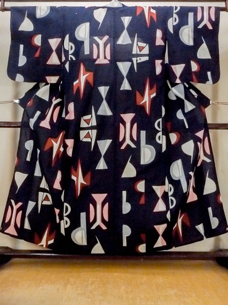 Photo1: O0719D Vintage Japanese kimono   Indigo Blue YUKATA summer(made in Japan) for women / Cotton/hemp Abstract pattern   (Grade C) (1)