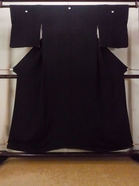 Photo1: O0805A Vintage Japanese kimono   Black MONTSUKI crests for women / Silk.    (Grade C) (1)